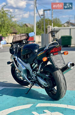 Мотоцикл Классик Honda CBR 600F 2000 в 