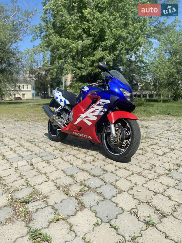 Honda CBR 600F 2000