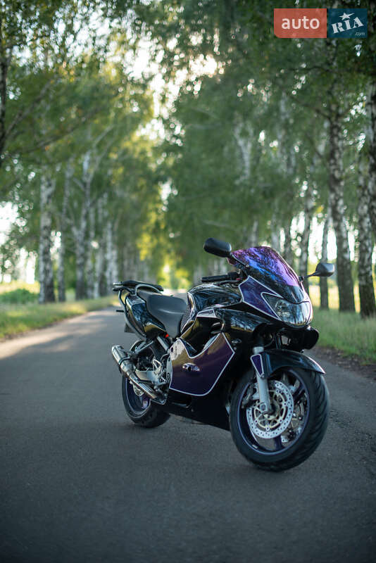 Спортбайк Honda CBR 600F 2000 в Переяславі