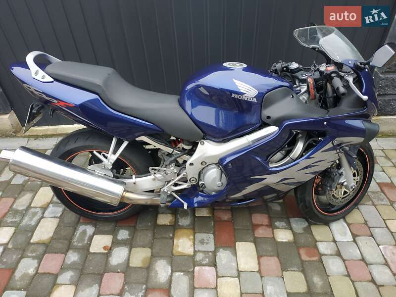 Спортбайк Honda CBR 600F 2000 в Острозі фото 4 Спортбайк Honda CBR 600F 2000 в Острозі