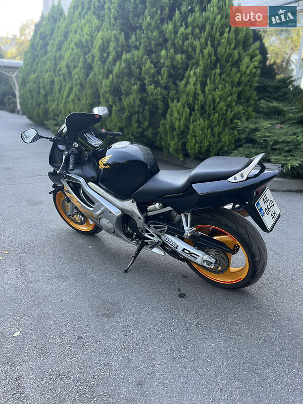 Спортбайк Honda CBR 600F 1999 в Павлограді фото 3 Спортбайк Honda CBR 600F 1999 в Павлограді