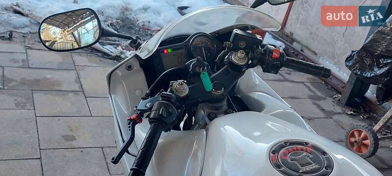 Спортбайк Honda CBR 600F 2001 в Киеве