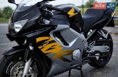 Мотоцикл Спорт-туризм Honda CBR 600F 2000 в Нетешине