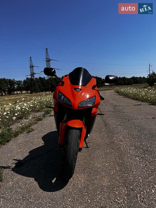 Спортбайк Honda CBR 600RR 2006 в Доброполье