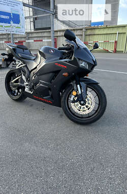 Мотоцикл Супермото (Motard) Honda CBR 600RR 2018 в 