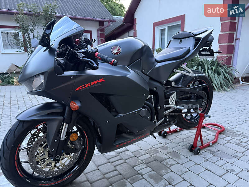Спортбайк Honda CBR 600RR 2019 в Борщеве