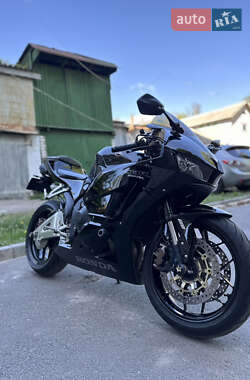 Спортбайк Honda CBR 600RR 2013 в 