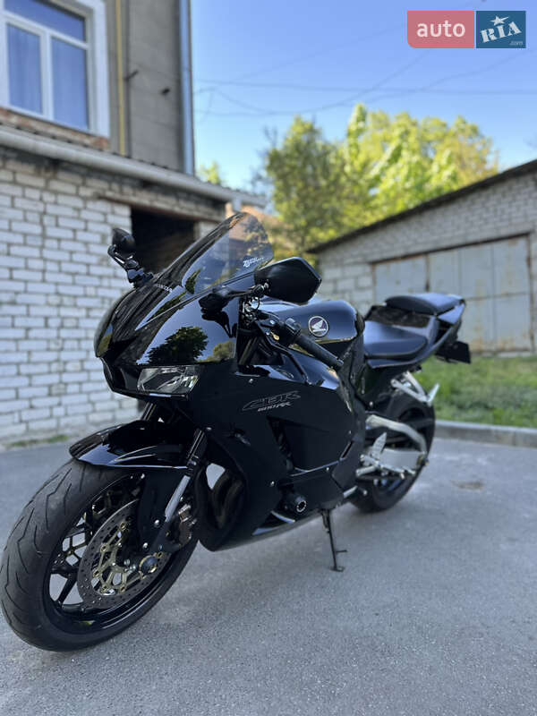 Спортбайк Honda CBR 600RR 2013 в Харкові