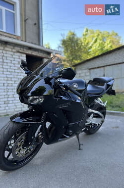 Спортбайк Honda CBR 600RR 2013 в 