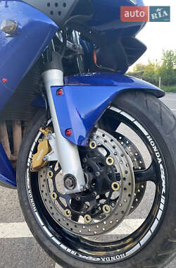 Спортбайк Honda CBR 600RR 2003 в 