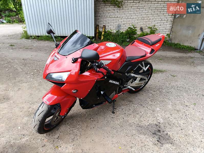 Спортбайк Honda CBR 600RR 2005 в Ладыжине