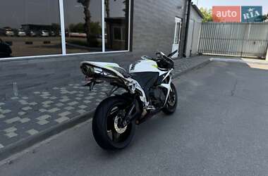 Спортбайк Honda CBR 600RR 2010 в 