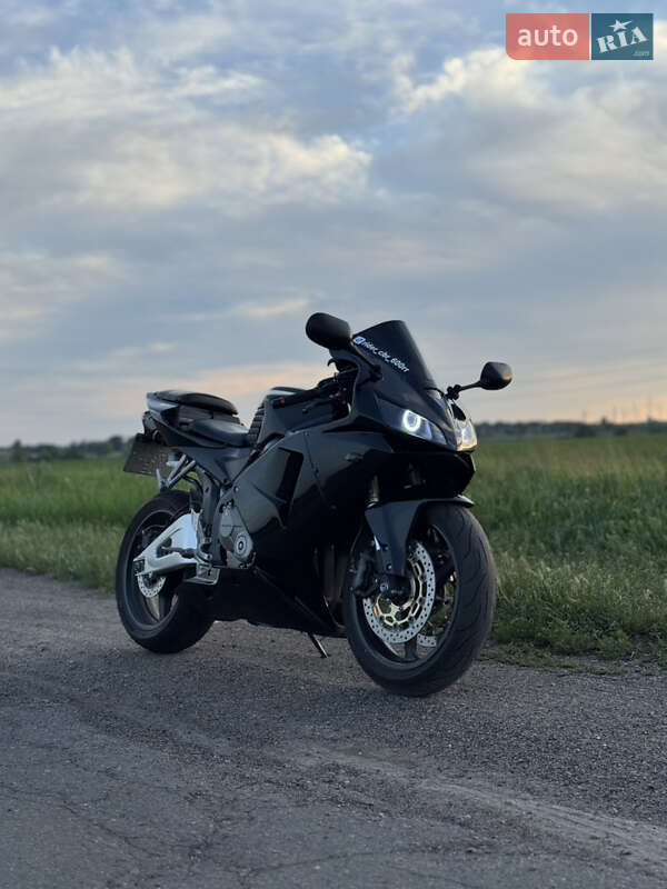 Спортбайк Honda CBR 600RR 2006 в 