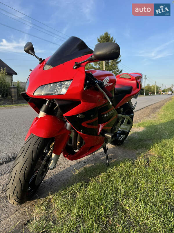 Спортбайк Honda CBR 600RR 2003 в 