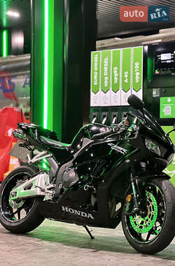 Спортбайк Honda CBR 600RR 2014 в Бучі