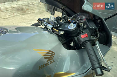 Спортбайк Honda CBR 600RR 2003 в 