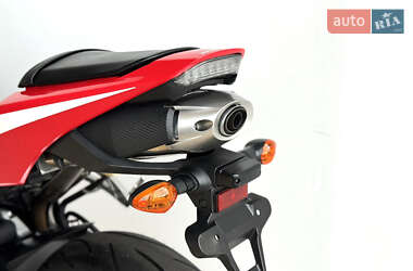 Спортбайк Honda CBR 600RR 2013 в  фото 31 Спортбайк Honda CBR 600RR 2013 в