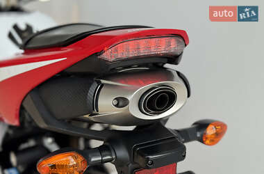 Спортбайк Honda CBR 600RR 2013 в  фото 35 Спортбайк Honda CBR 600RR 2013 в