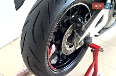 Спортбайк Honda CBR 600RR 2013 в  фото 45 Спортбайк Honda CBR 600RR 2013 в