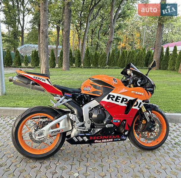 Спортбайк Honda CBR 600RR 2013 в Харкові фото 3 Спортбайк Honda CBR 600RR 2013 в Харкові