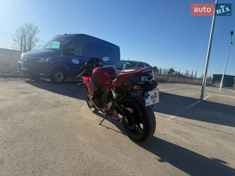 Спортбайк Honda CBR 600RR 2023 в Киеве