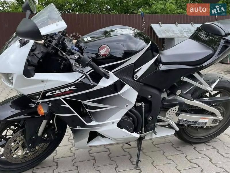 Спортбайк Honda CBR 600RR 2016 в Черновцах фото 4 Спортбайк Honda CBR 600RR 2016 в Черновцах