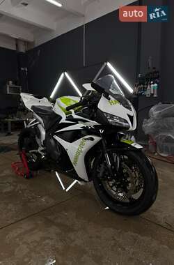 Спортбайк Honda CBR 600RR 2010 в Ровно