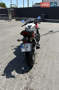 Мотоцикл Спорт-туризм Honda CBR 650F 2015 в 