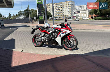 Мотоцикл Спорт-туризм Honda CBR 650F 2015 в 