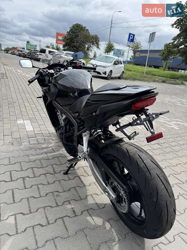 Мотоцикл Спорт-туризм Honda CBR 650F 2014 в Ровно
