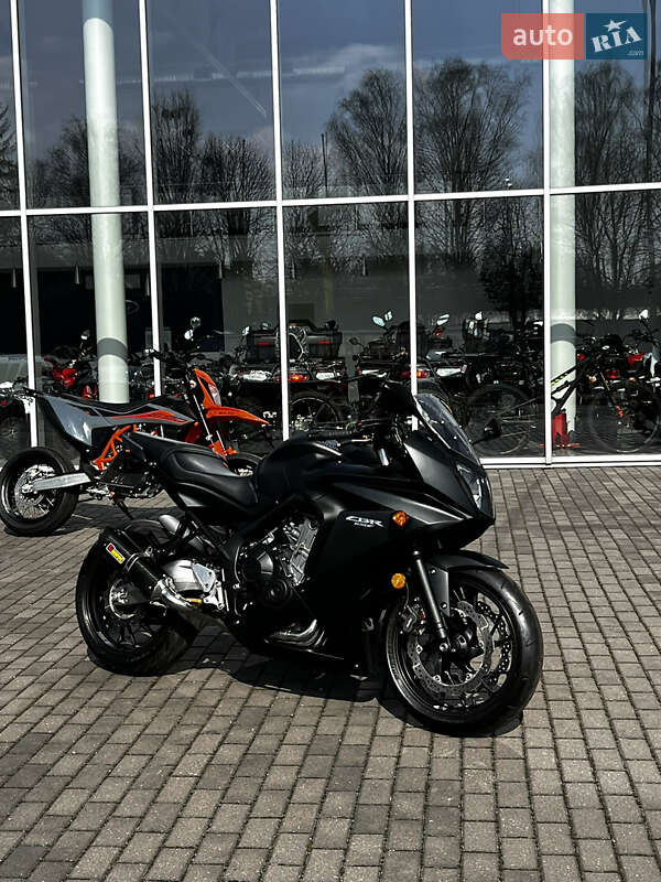 Спортбайк Honda CBR 650F 2015 в Киеве фото 8 Спортбайк Honda CBR 650F 2015 в Киеве