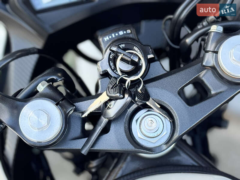 Спортбайк Honda CBR 650F 2015 в Львові фото 13 Спортбайк Honda CBR 650F 2015 в Львові