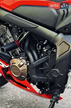 Спортбайк Honda CBR 650R 2022 в 
