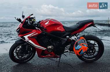 Спортбайк Honda CBR 650R 2022 в 