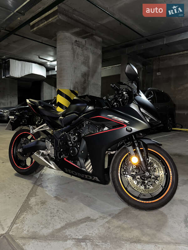 Honda CBR 650R 2024
