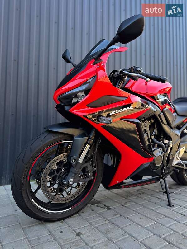 Спортбайк Honda CBR 650R 2023 в Одесі фото 6 Спортбайк Honda CBR 650R 2023 в Одесі