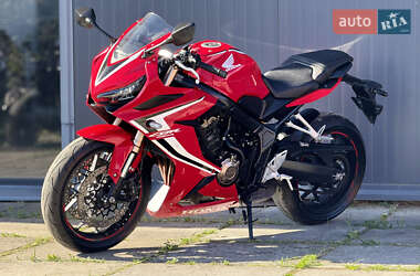 Спортбайк Honda CBR 650R 2019 в 