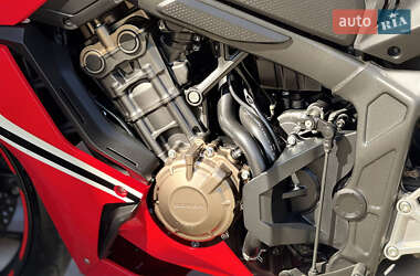 Спортбайк Honda CBR 650R 2019 в 
