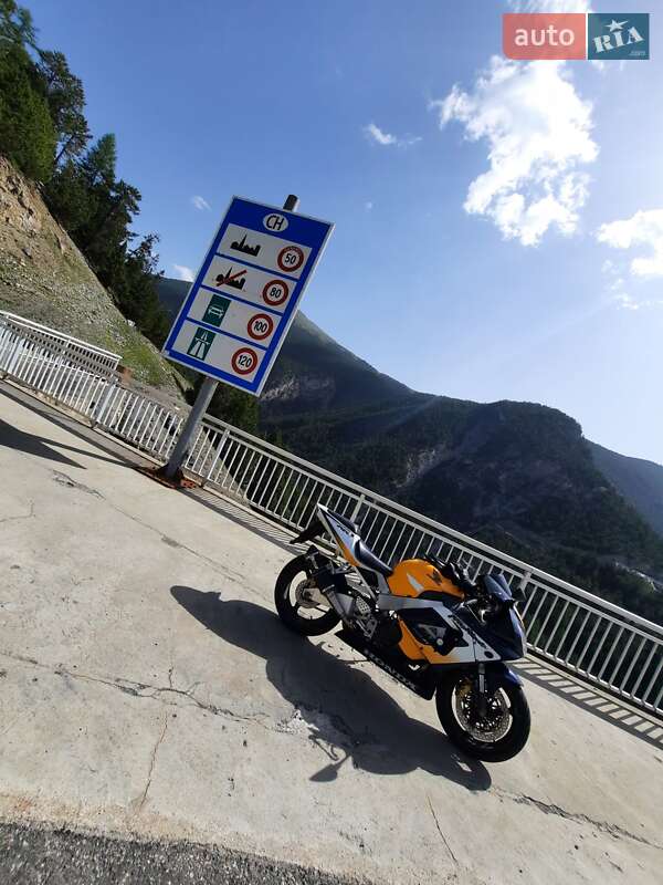 Спортбайк Honda CBR 929RR 2000 в Надворной