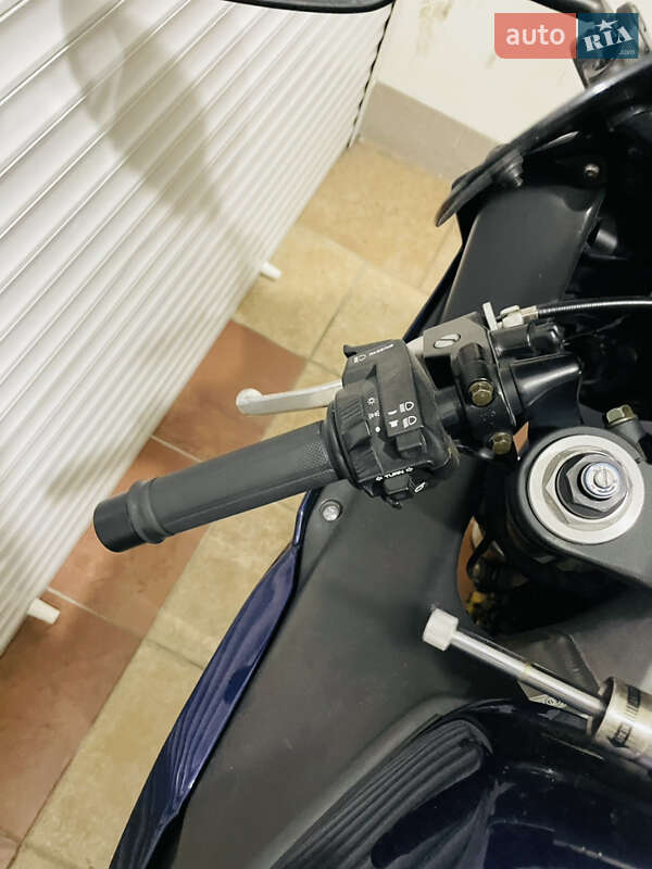 Спортбайк Honda CBR 929RR 2001 в Киеве