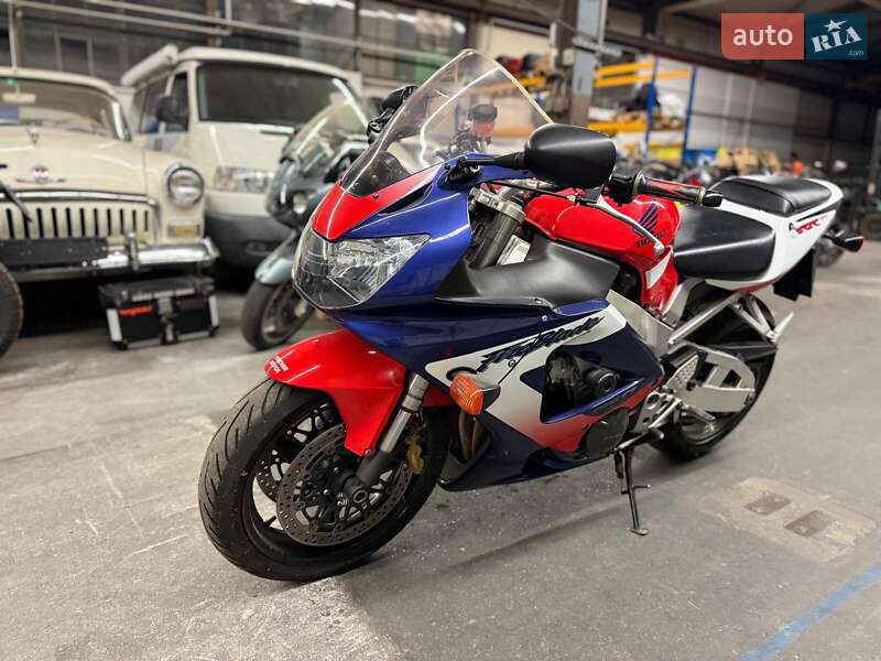 Спортбайк Honda CBR 929RR 2000 в Чернігові