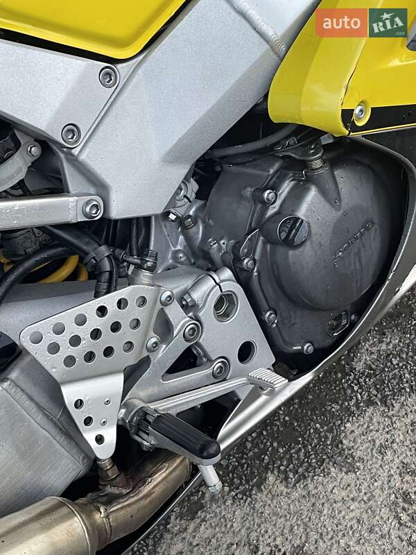 Спортбайк Honda CBR 929RR 2001 в Жмеринке фото 10 Спортбайк Honda CBR 929RR 2001 в Жмеринке