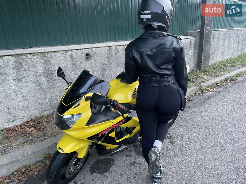 Спортбайк Honda CBR 929RR 2001 в Жмеринке фото 19 Спортбайк Honda CBR 929RR 2001 в Жмеринке