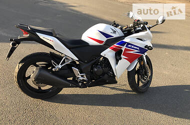 Спортбайк Honda CBR 2013 в Киеве