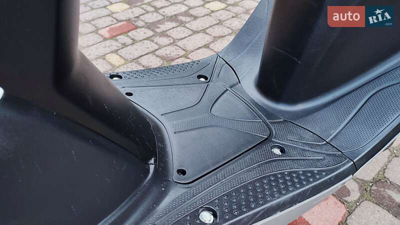 Скутер Honda CHS 125 2014 в Ровно