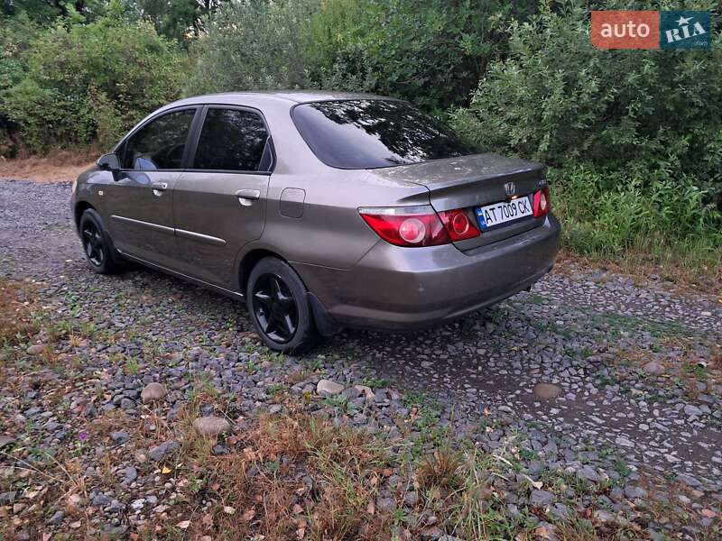 Седан Honda City 2006 в Долині