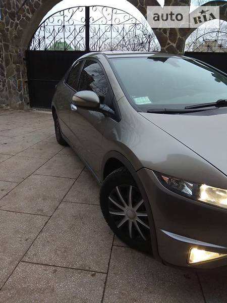 Хэтчбек Honda Civic 2006 в Южноукраинске