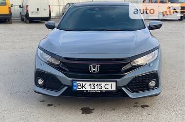 Хэтчбек Honda Civic 2018 в Киеве