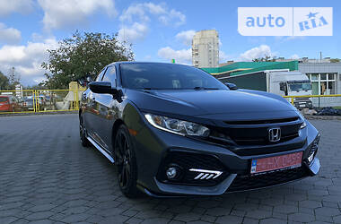 Хэтчбек Honda Civic 2017 в Львове