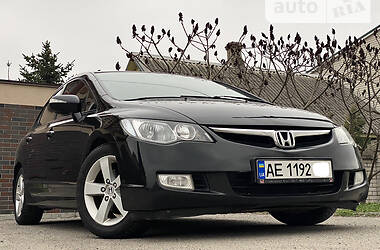 Седан Honda Civic 2009 в Днепре